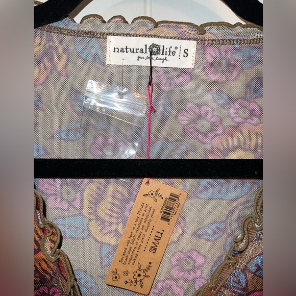 NATURAL LIFE Floral Ruched Blouse - Brown, Pink, Blue - Picture 4 of 8